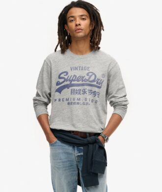 classic graphic long sleeved top 1 1 330x391 - Classic Graphic Long-Sleeved Top