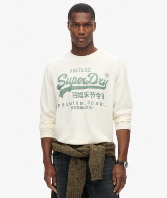 classic graphic long sleeved top 1 330x391 - Classic Graphic Long-Sleeved Top