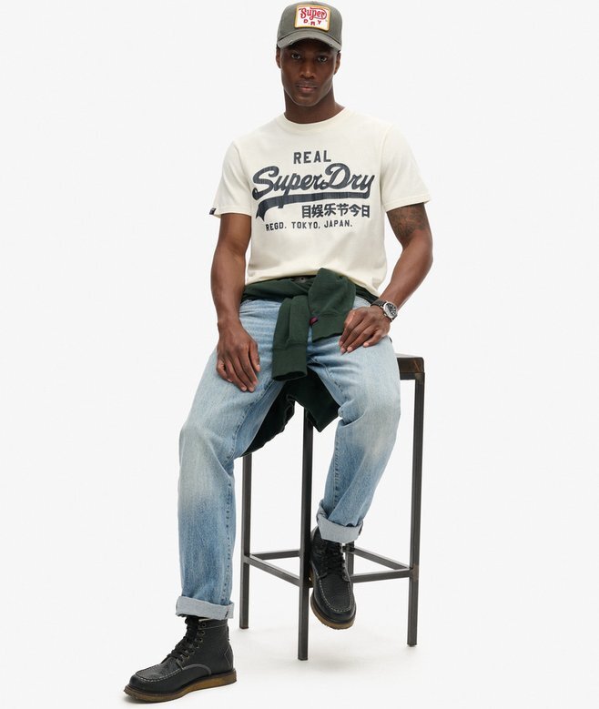 Vintage Logo Graphic T-Shirt Vintage Logo Graphic T-Shirt